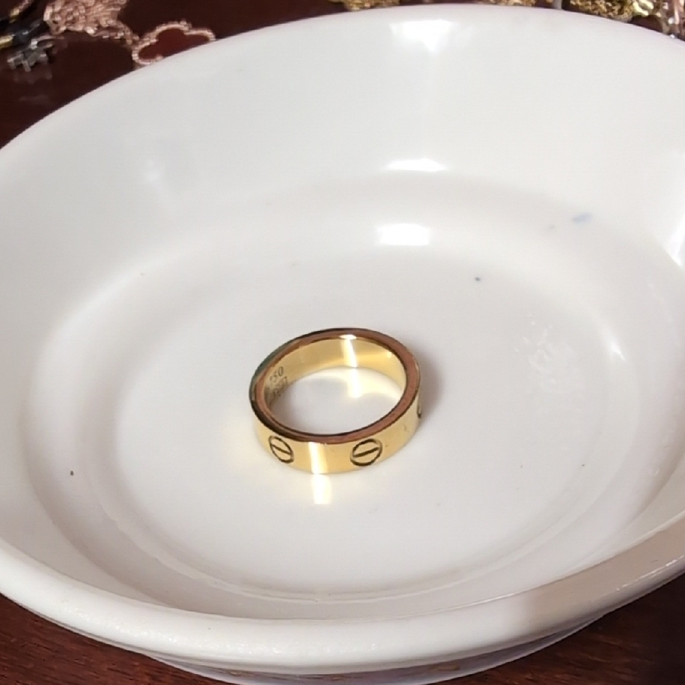 Gold ring size 6